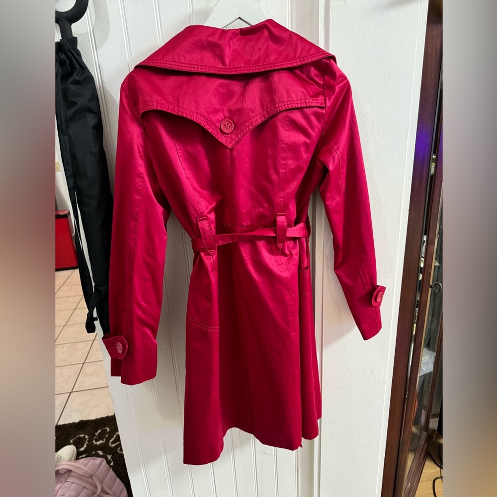 Beautiful Bebe fucia spring coat (size small) - Picture 3 of 3